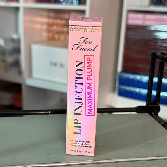 Too Faced Other - Too Faced $33msrp Lip Injection Maximum Plump in Cotton Candy Kisses